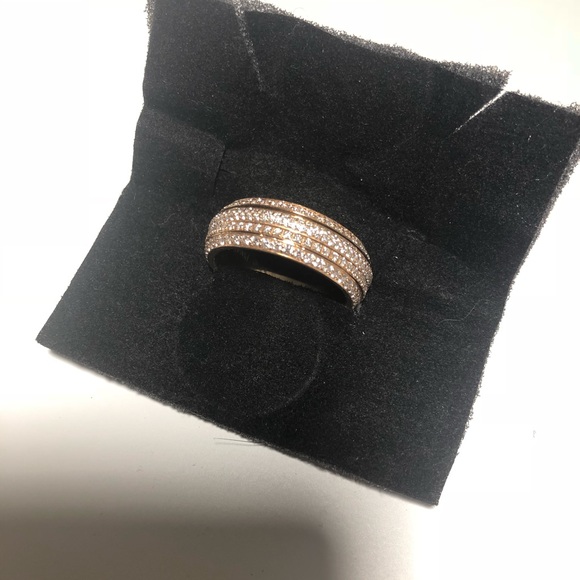 Piaget Possession 18K Rose Gold & Diamond Ring - Picture 4 of 7